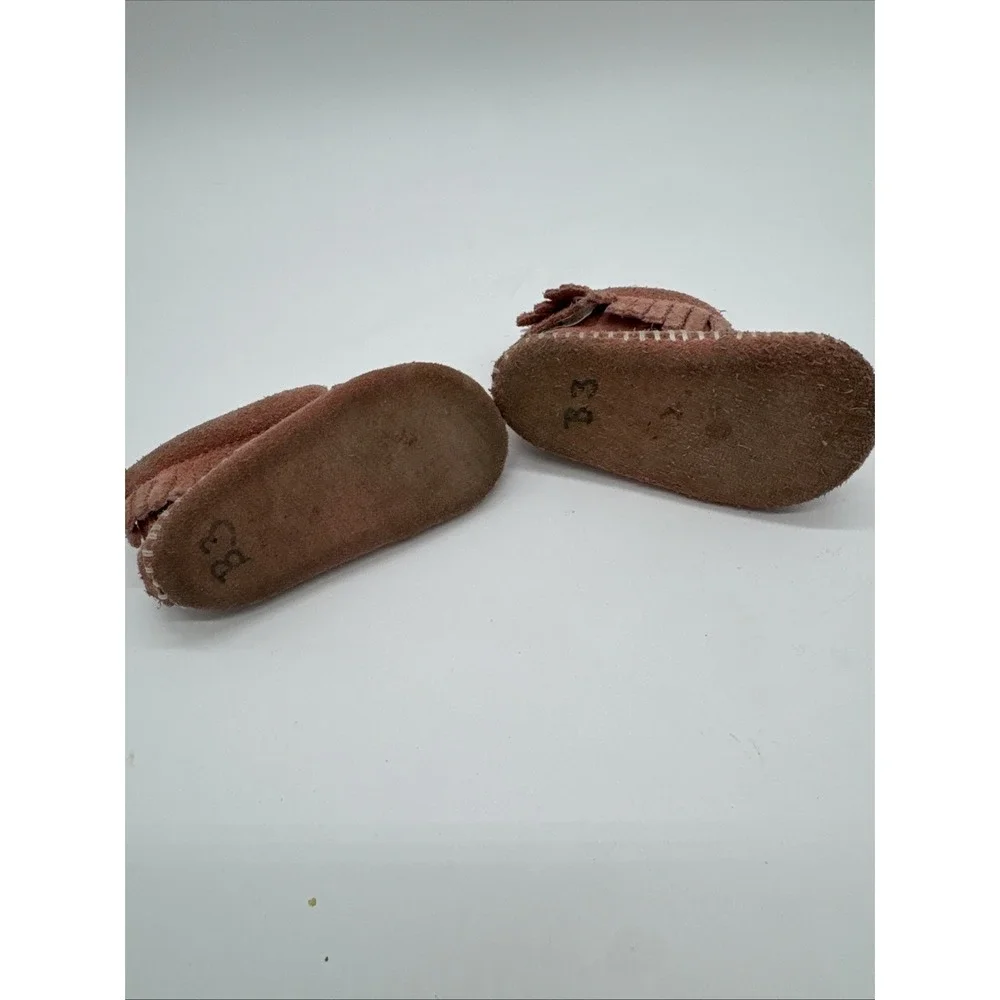MINNETONKA‎ Size 2 Baby Moccasin Booties Pink Tassel Fringe  Leather